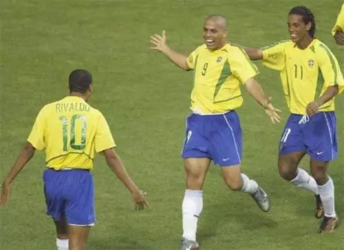 而鲍威尔空 而鲍威尔空